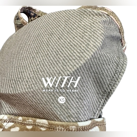 Peloton x WITH collaboration “Riverstone” high neck sports bra - XS​​​​​​​​ - Picture 7 of 10